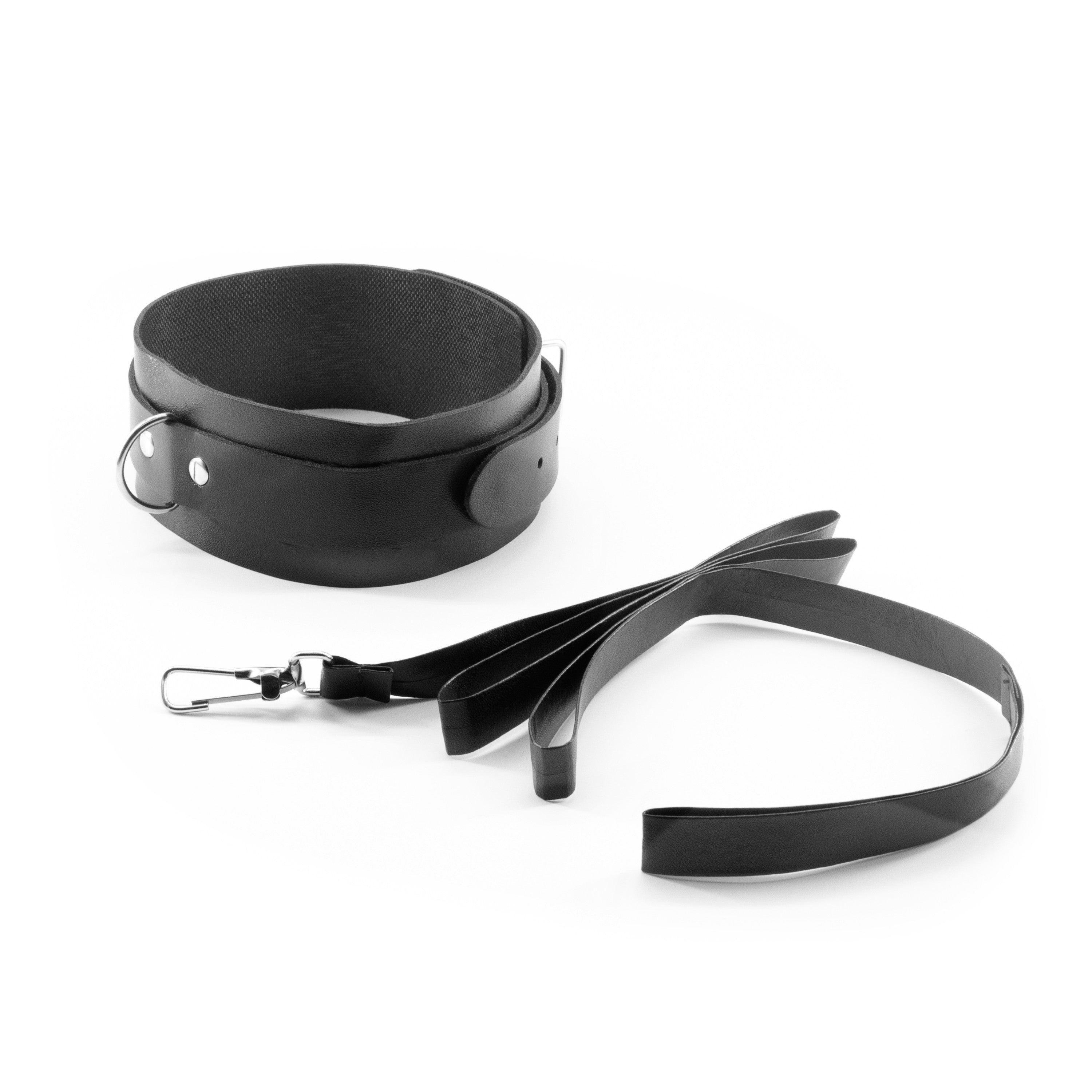 Kit Bondage Christian: kit di 8 prodotti per esperienze bondage. Frustino, gagball, collare, manette, polsiere, benda per occhi e corda in cotone. - collare con guinzaglio