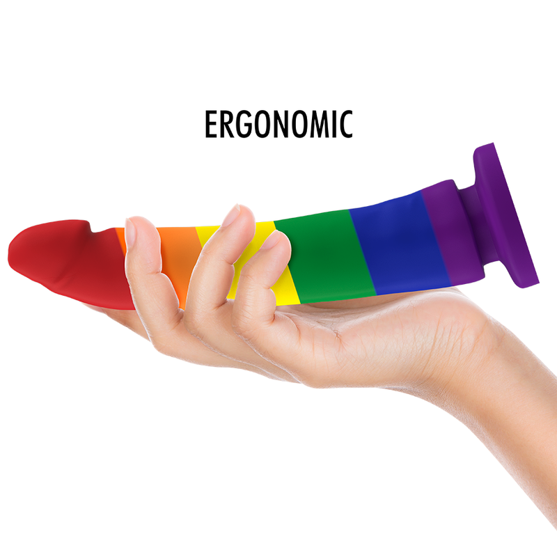 20 cm di pura leggenda, 4 cm di diametro e un look proudly irresistibile. Il dildo Pride Mythology non è solo grande. È grande stile, grande flessibilità, grande goduria. 
