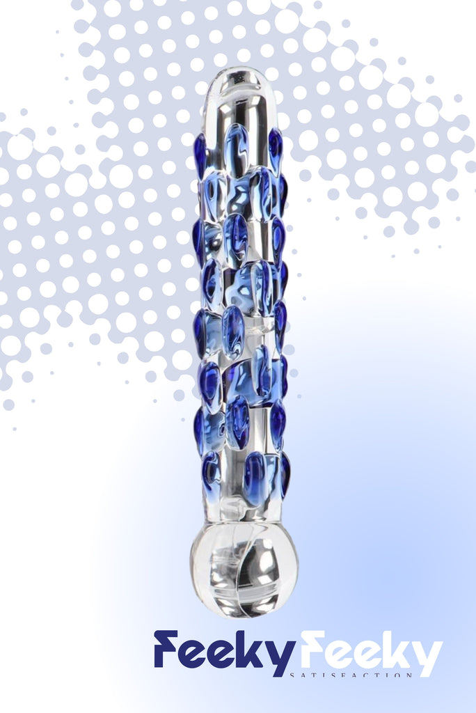 Con le sue protuberanze blu scintillanti,questo dildo in vetro è pronto a farti brillare come un diamante. Perfetto per chi ama stimolazioni intense, Diamond Dazzler è il partner ideale per esplorare il piacere in solitaria, ma anche in coppia.