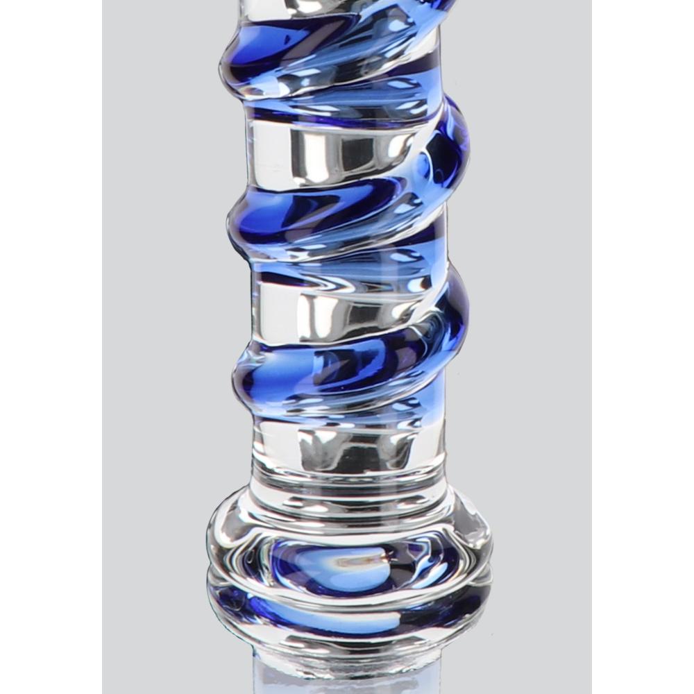  Pirulo è il dildo in vetro curvo progettato per stimolare il punto G con precisione millimetrica e… un tocco di magia. La sua spirale blu decorativa non è solo estetica mistica da luna piena, stimola intensamente l'area CUV garantendo un livello di piacere...esoterico. 