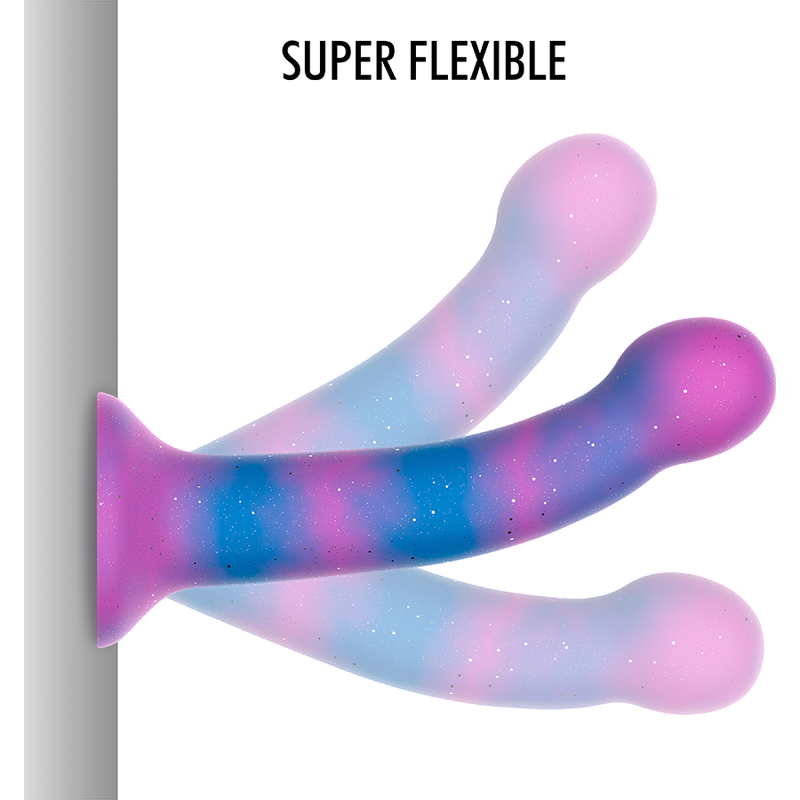 Fate spazio a Fantasy, il dildo che ti farà perdere la testa. Altro che solito giocattolo: con una texture scolpita da mani aliene e una curvatura strategica pronta a colpire dritto al punto (G).