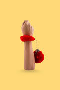 Rote Plüschhandschellen
