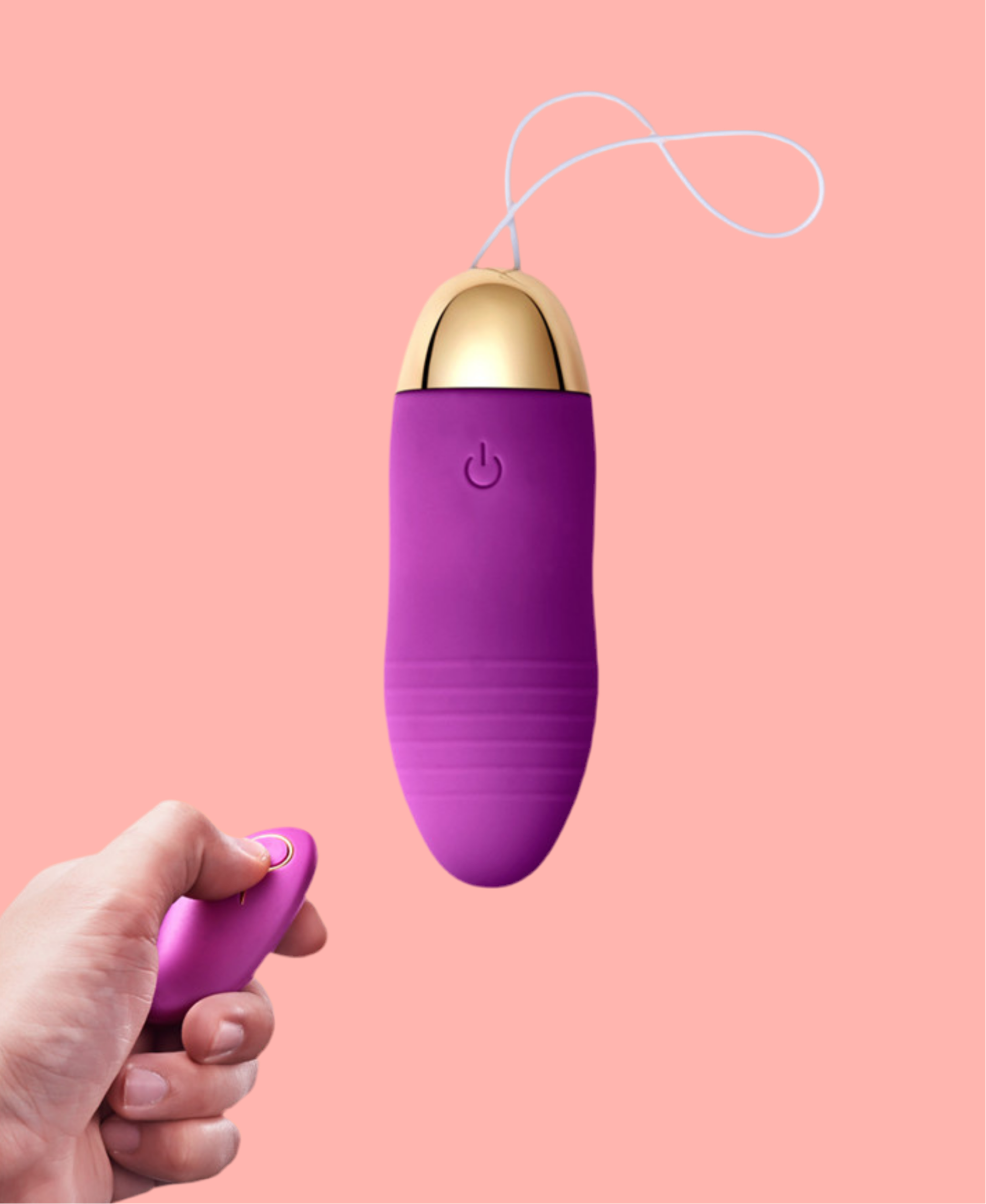  Sai come si usa un ovetto vibrante, vero? Lo inserisci e con un telecomando ne controlli la vibrazione e l’intensità. Semplice, funzionale e perfetto sia da sola, ma soprattutto in compagnia.