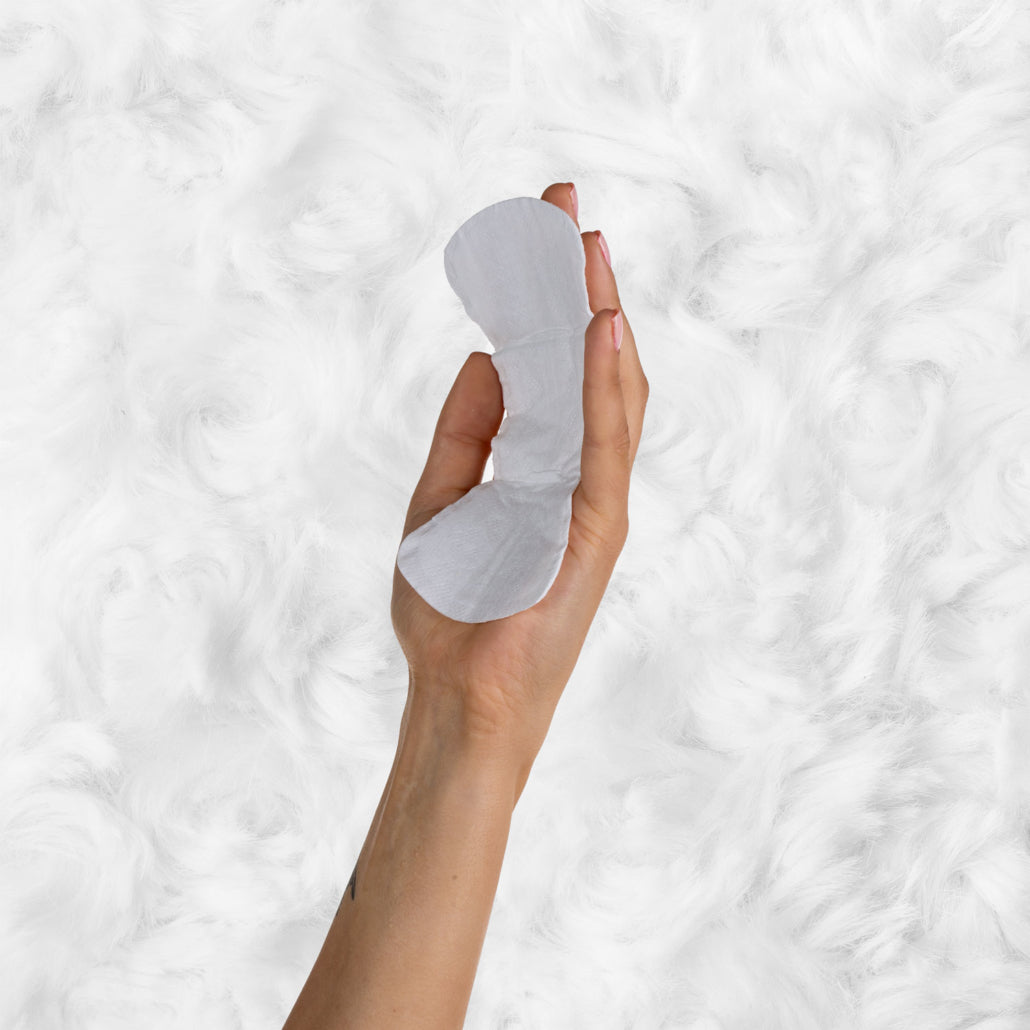 Kit di 14 assorbenti giorno, 10 assorbenti notte e 20 salvaslip. Puro cotono, completamente vegano e cruelty-free. 