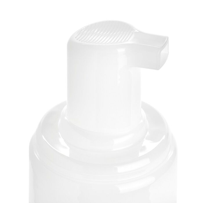 Il nostro detergente intimo neutro è pensato proprio per questo: rispettare la tua pelle, coccolarla e lasciarti una sensazione di pulito e comfort… sempre.
La zona intima è sensibile (e merita rispetto!): per questo la formula è ultra delicata, perfetta per l’uso quotidiano e ideale prima e dopo rasatura o ceretta. Pulisce senza alterare l’equilibrio naturale della pelle, lasciando solo freschezza e tranquillità.