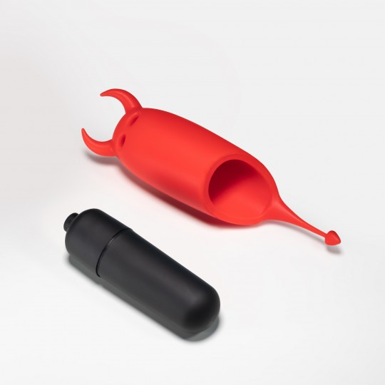 Lucyfer è il bullet che sembra uscito direttamente dall’inferno… ma solo per mandarti in paradiso. Piccolo, potente e con un animo un po’ birichino, è perfetto per stuzzicare ogni tua zona erogena con le sue 10 modalità di vibrazione tutte da provare.