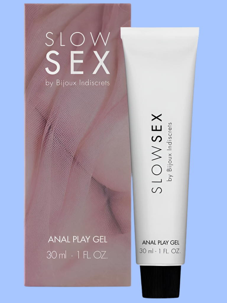 Con il Lubrificante Anale al Cocco SLOW SEX, entri in un mondo dove ogni carezza diventa pura poesia erotica. A base d’acqua e arricchito con camomilla, aloe vera e arnica, è come una coccola rilassante per i tuoi momenti più… penetranti. 