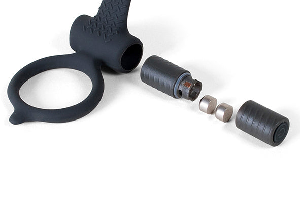 L’Anello Vibrante B Swish è qui per far salire il livello (e non solo quello), trasformando il tuo amico laggiù in un supereroe con due super poteri: resistenza e vibrazione!