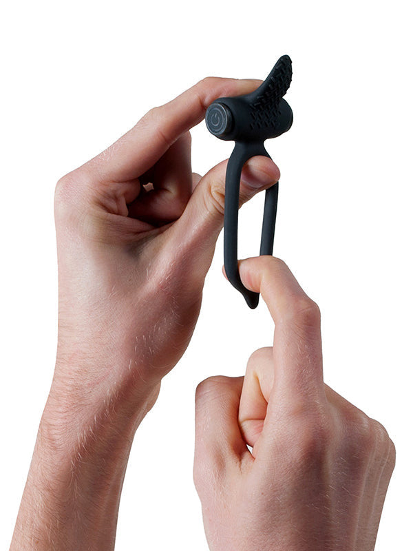 L’Anello Vibrante B Swish è qui per far salire il livello (e non solo quello), trasformando il tuo amico laggiù in un supereroe con due super poteri: resistenza e vibrazione!