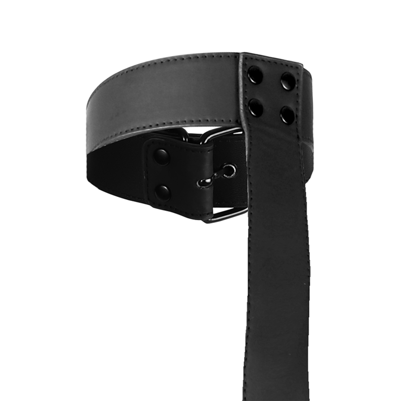 SexToy BDSM - Cinghie Collo e Polsi Deluxe: cinghie con struttura in pelle vegana morbida ma resistente, due cinghie da mettere attorno al collo e alla vita, collegate da una cinghia centrale che abbraccia la schiena con due manette bloccanti per trattenere i polsi dietro: tutto pensato per lasciarsi andare... con stile. 100% nichel-free.