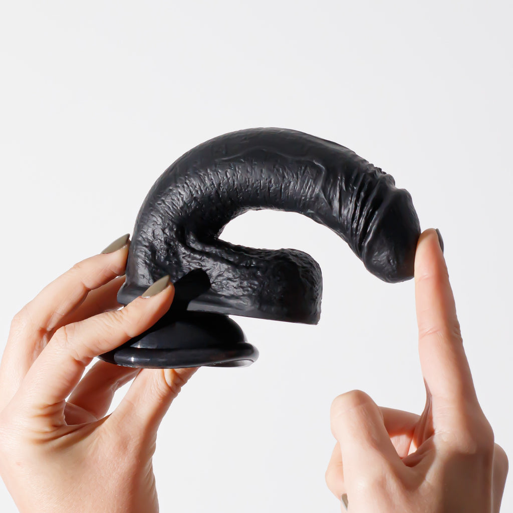 Cambia le regole del gioco, ogni volta che vuoi, come vuoi. Proprio come il videogioco da cui prende nome, BlackHopes è progettato per sorprenderti a ogni "partita": un dildo versatile ed extra-flessibile, capace di offrire sempre esperienze diverse grazie alla struttura intelligente e alla texture super realistica.
