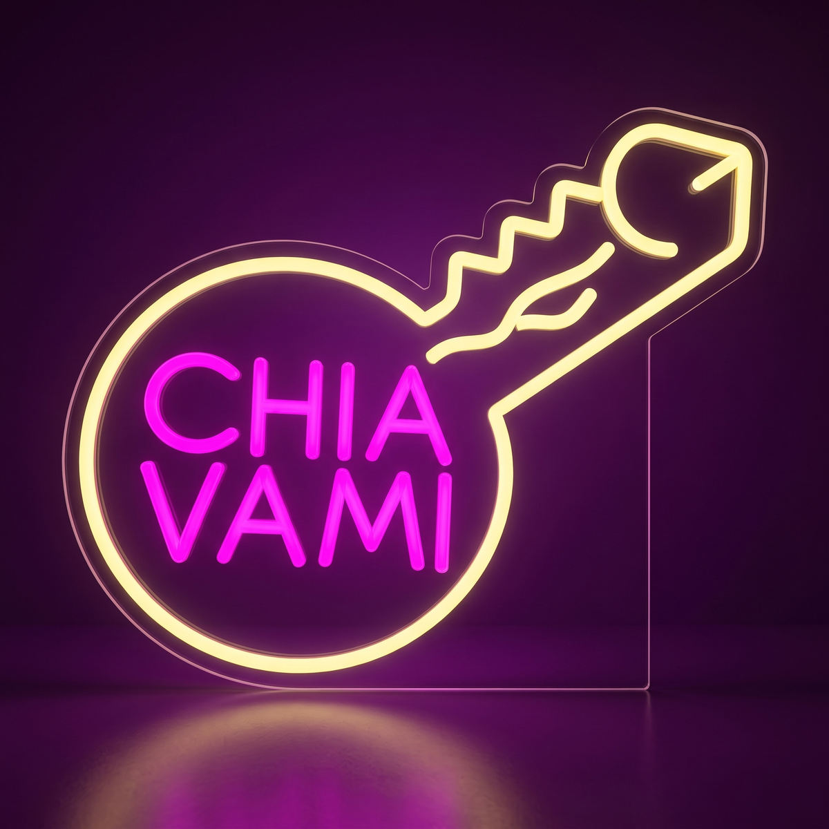 Luce LED CHIAVAMI gialla e magenta a forma di chiave, vista frontale