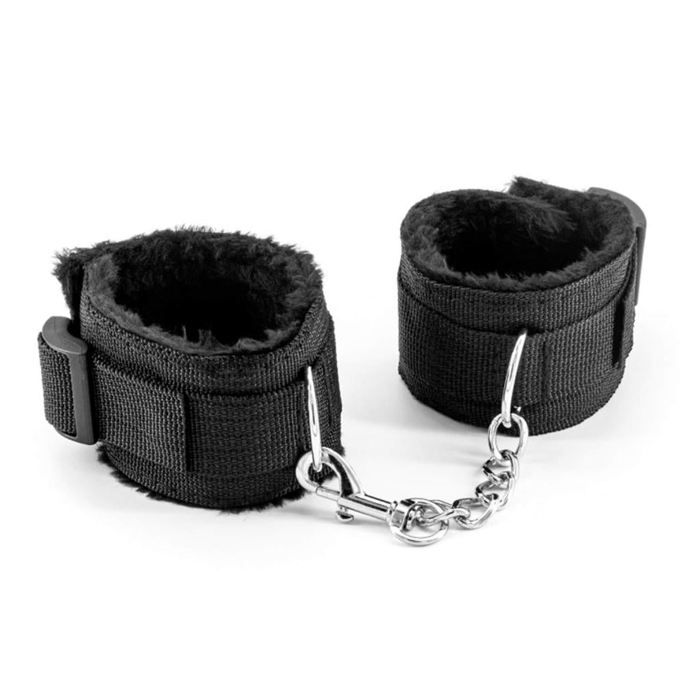 Il kit perfetto per chi vuole spingersi più in là e ha un estro un po’ ribelle. Se la tua voglia di divertimento include un pizzico di audacia e la voglia di esplorare nuove dinamiche, farlo… strano con questo kit potrebbe essere la tua nuova ossessione.