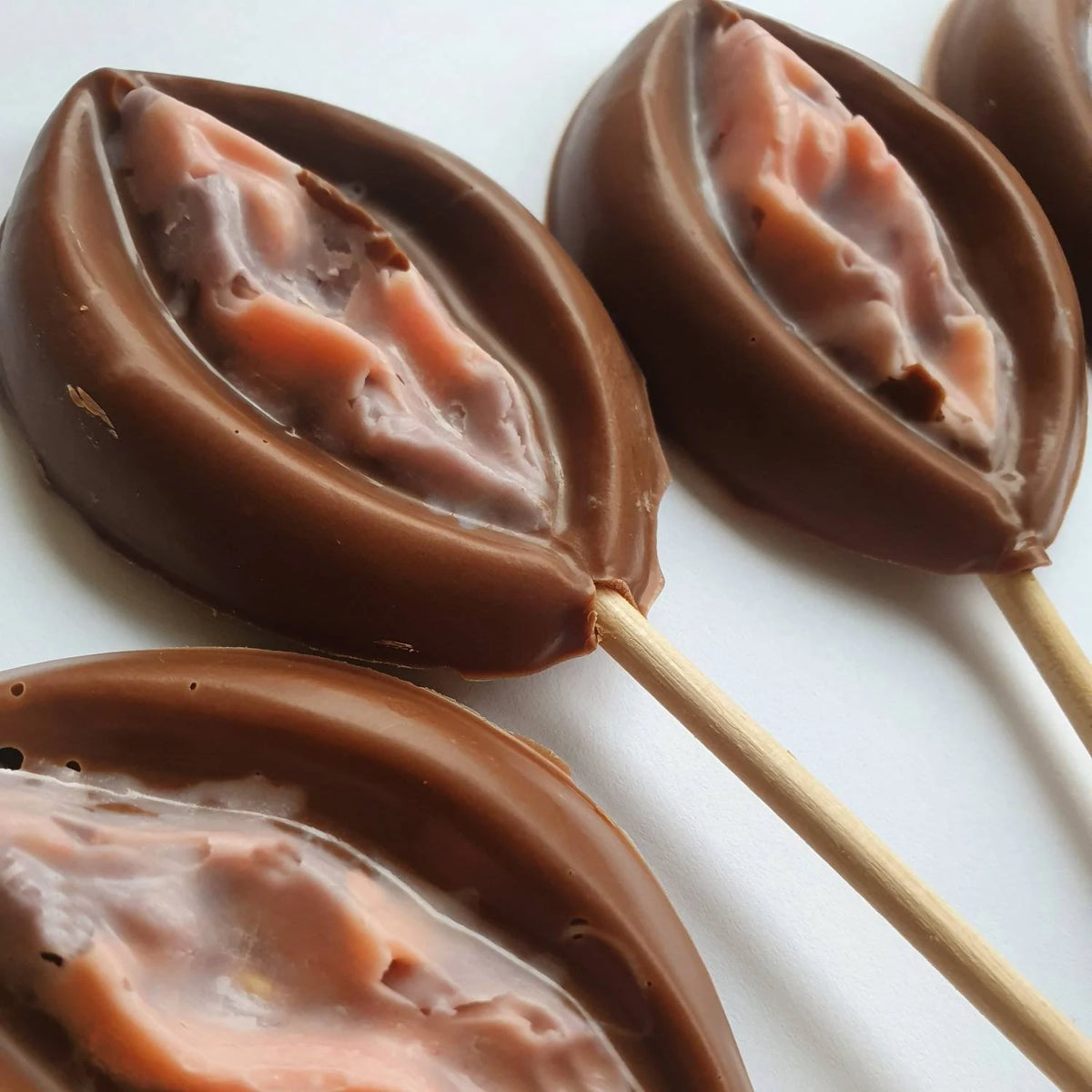 kit di cioccolatini con sex toy incluso