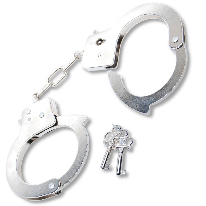 Queste manette in acciaio nichelato sono l’arma segreta per mettere in scena le tue fantasie più hot. Che tu voglia prendere il controllo o lasciarti ammanettare al piacere, una cosa è certa: qualcuno finirà in arresto... per eccesso di godimento 