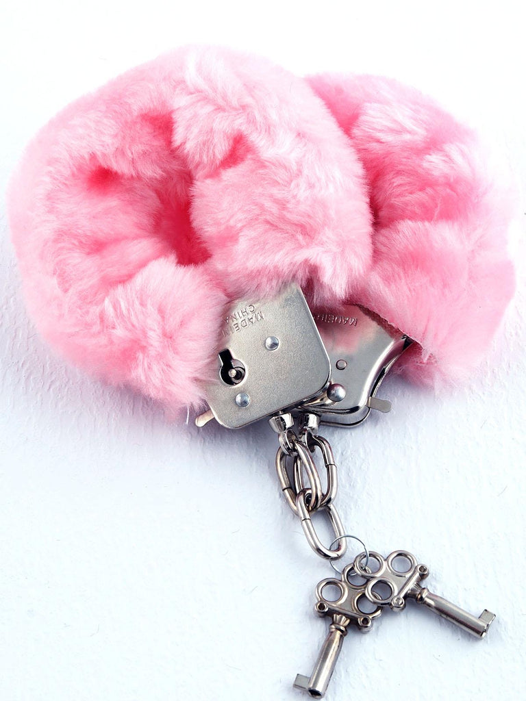 manette di metallo ricoperte in morbido peluche, morbide sulla pelle.