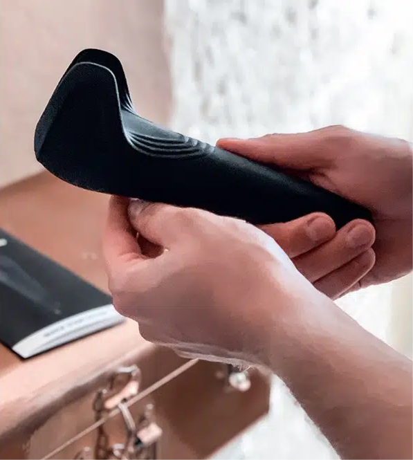 Masturbatore e massaggiatore Wand vibratore per uomini, sex toy da stimolazione, colore nero, marca Satsfyer