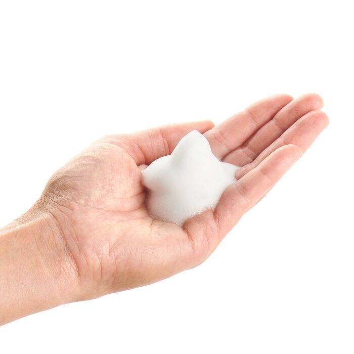 Il nostro detergente intimo neutro è pensato proprio per questo: rispettare la tua pelle, coccolarla e lasciarti una sensazione di pulito e comfort… sempre.
La zona intima è sensibile (e merita rispetto!): per questo la formula è ultra delicata, perfetta per l’uso quotidiano e ideale prima e dopo rasatura o ceretta. Pulisce senza alterare l’equilibrio naturale della pelle, lasciando solo freschezza e tranquillità.