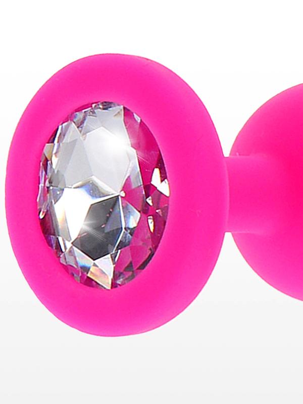 Il Plug Diamond Booty Jewel è disponibile in due taglie - La versione Small ha un diametro di 2.5 cm e una lunghezza di 7 cm, la versione Medium, con un diametro di 3.5 cm e una lunghezza di 8 cm, offre una sensazione piena e avvolgente.