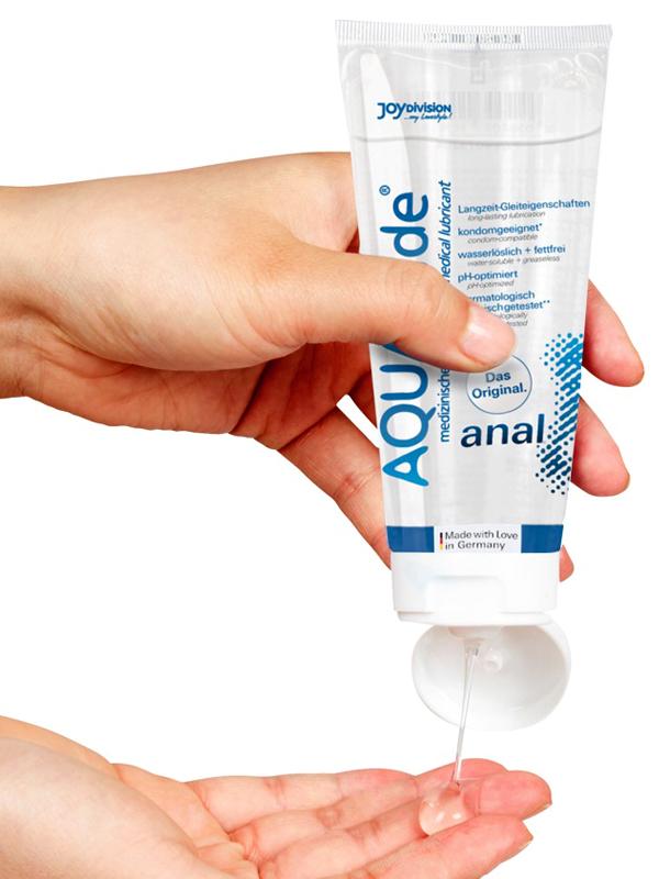 Il lubrificante anale AquaGlide a base acqua è qui per rendere ogni avventura... beh, molto più scorrevole e piacevole! Dimentica attriti e fastidi: con la sua formula delicata e super lubrificante, potrai concentrarti solo sul puro piacere. 