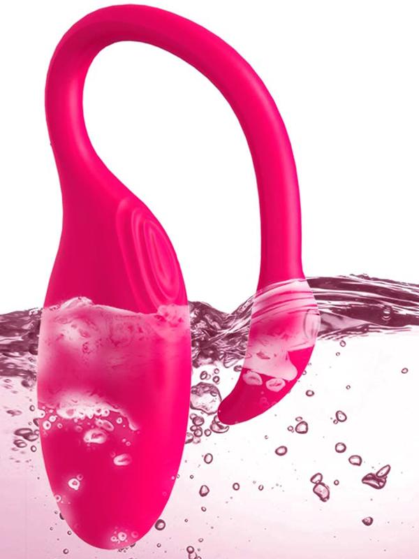 Il nostro ovetto vibrante Flamingo è il complice segreto per vibrazioni intense e divertimento senza limiti, specialmente quando le pareti diventano... il mondo intero! Grazie all’applicazione, Flamingo è dotato di un sistema di controllo a distanza che puoi azionare quando,vuoi, dove vuoi e con chi vuoi. 