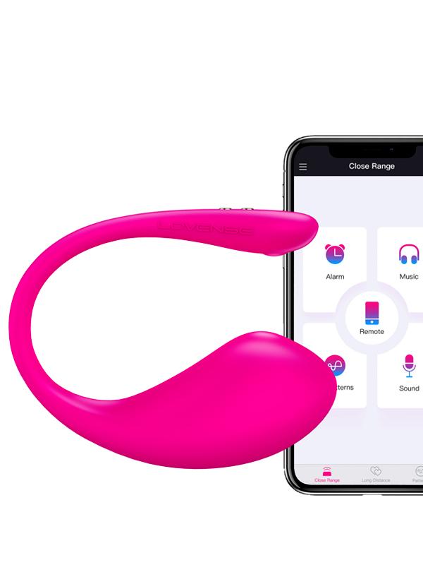 Lush 3 è l’ovetto vibrante con controllo a distanza di nuova generazione firmato Lovense: un motore ancora più potente rispetto alla versione precedente, una batteria migliorata con fino a 3 ore di vibrazioni non-stop, e un design curvo studiato per una stimolazione ancora più precisa dell’area CUV. 