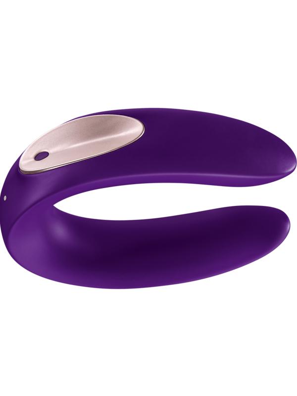 Double Plus di Satisfyer è il sex toy perfetto per intensificare il piacere di coppia. Realizzato in silicone ultra morbido e sicuro per il corpo, si inserisce in vagina durante i rapporti e stimola il clitoride, l’area CUV e il pene in un colpo solo.