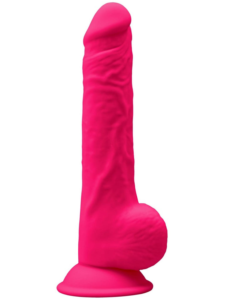 Questo dildo realistico da 20,5 cm con venature naturali e diametro di 4,2 cm non è solo una gioia per gli occhi (e per tutto il resto), ma è anche termo-attivo: puoi riscaldarlo o raffreddarlo per dare al tuo corpo sensazioni completamente nuove.