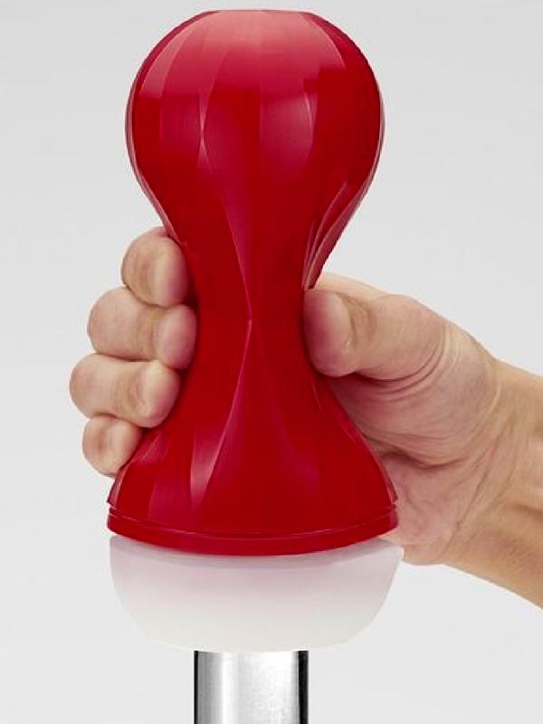 Tenga Air-Tech Squeeze è il masturbatore che combina tecnologia avanzata e design innovativo per un'esperienza unica. Grazie alla sua struttura ergonomica, questo sex toy offre una stimolazione incredibile, adattandosi perfettamente alla forma del tuo pene per un comfort senza pari.