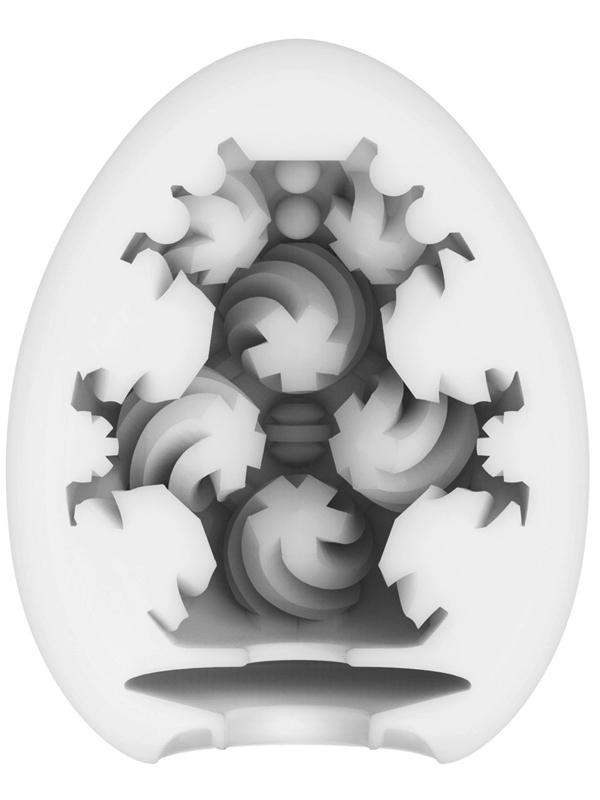 I Masturbatori Egg sono piccoli, discreti e super divertenti da usare. Ogni ovetto contiene una struttura interna diversa: onde, rilievi, spirali e altri pattern stimolanti.